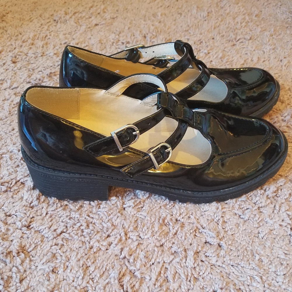 SOLD Patent leather double T-strap Mary Janes - Picture 2 of 2
